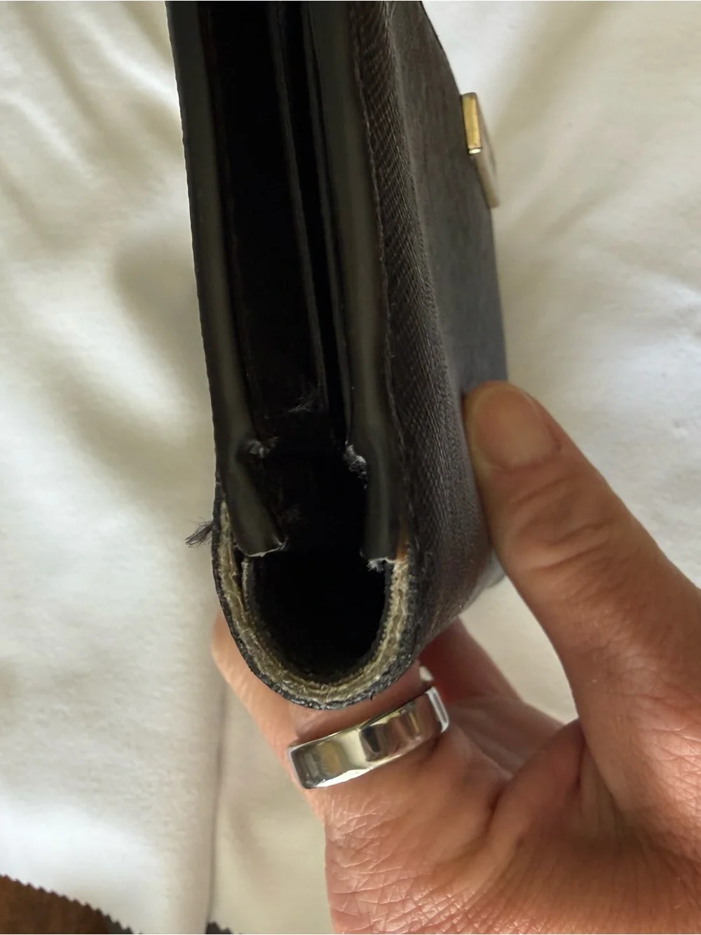 Kate Spade Saffiano Leather Zip Wallet — Black